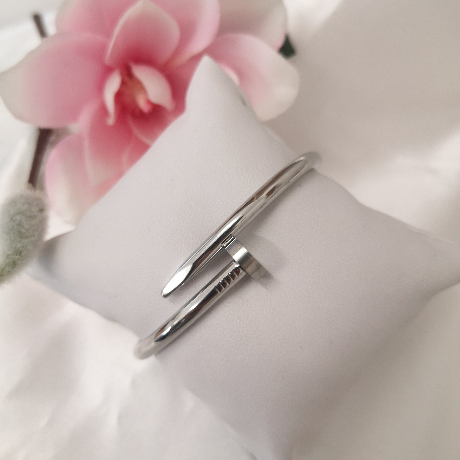STAINLESS STEEL χειροπέδα χεριού καρφί ανοιγόμενο σε ασημί.